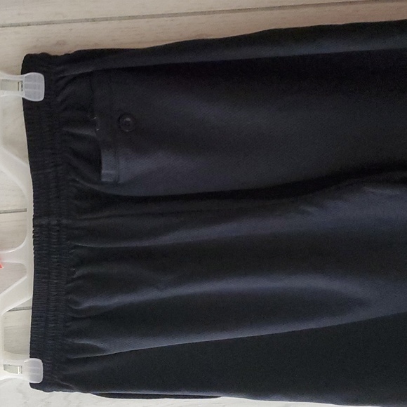 ATTN!! AMAZON WORKERS 2 piece shorts outfit, small, black. - Picture 4 of 7